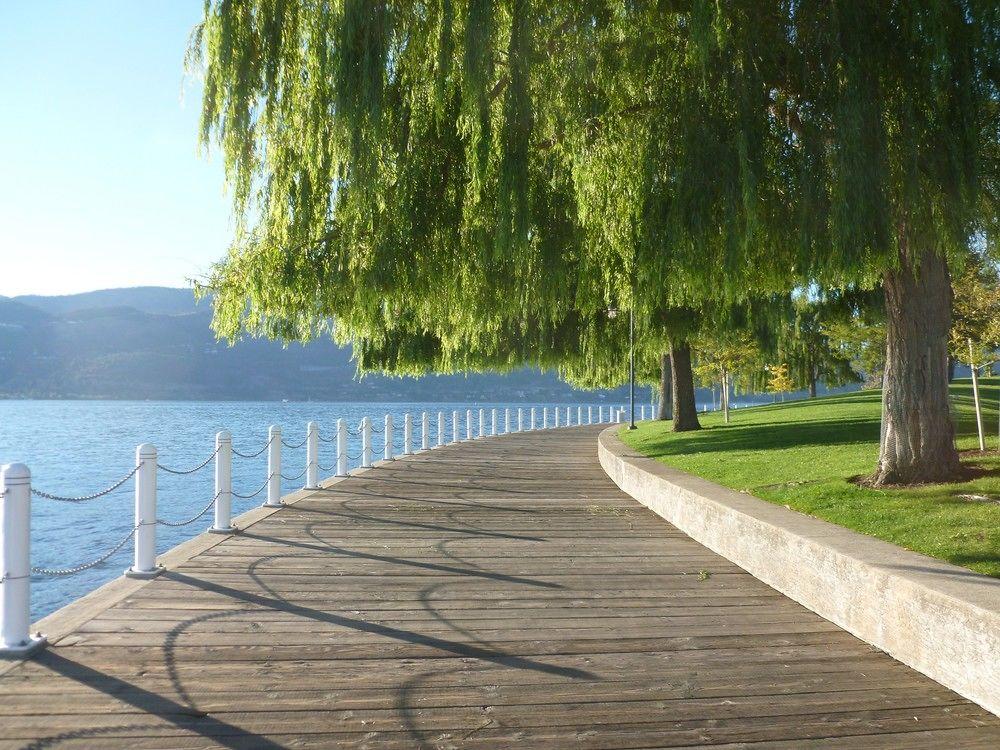 The Royal Kelowna - Bellstar Hotels & Resorts Eksteriør billede