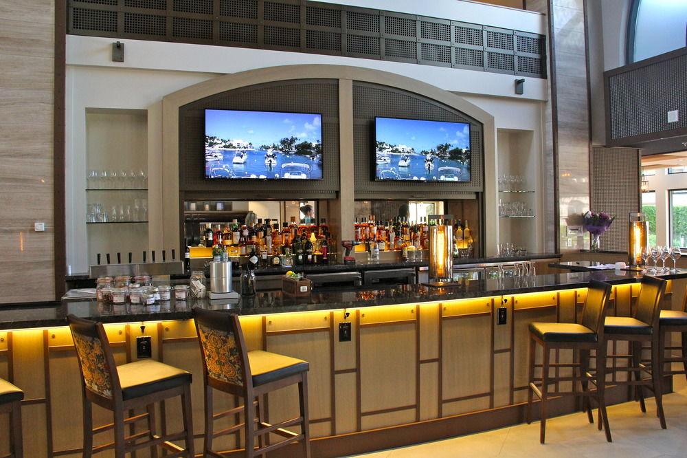 The Royal Kelowna - Bellstar Hotels & Resorts Eksteriør billede