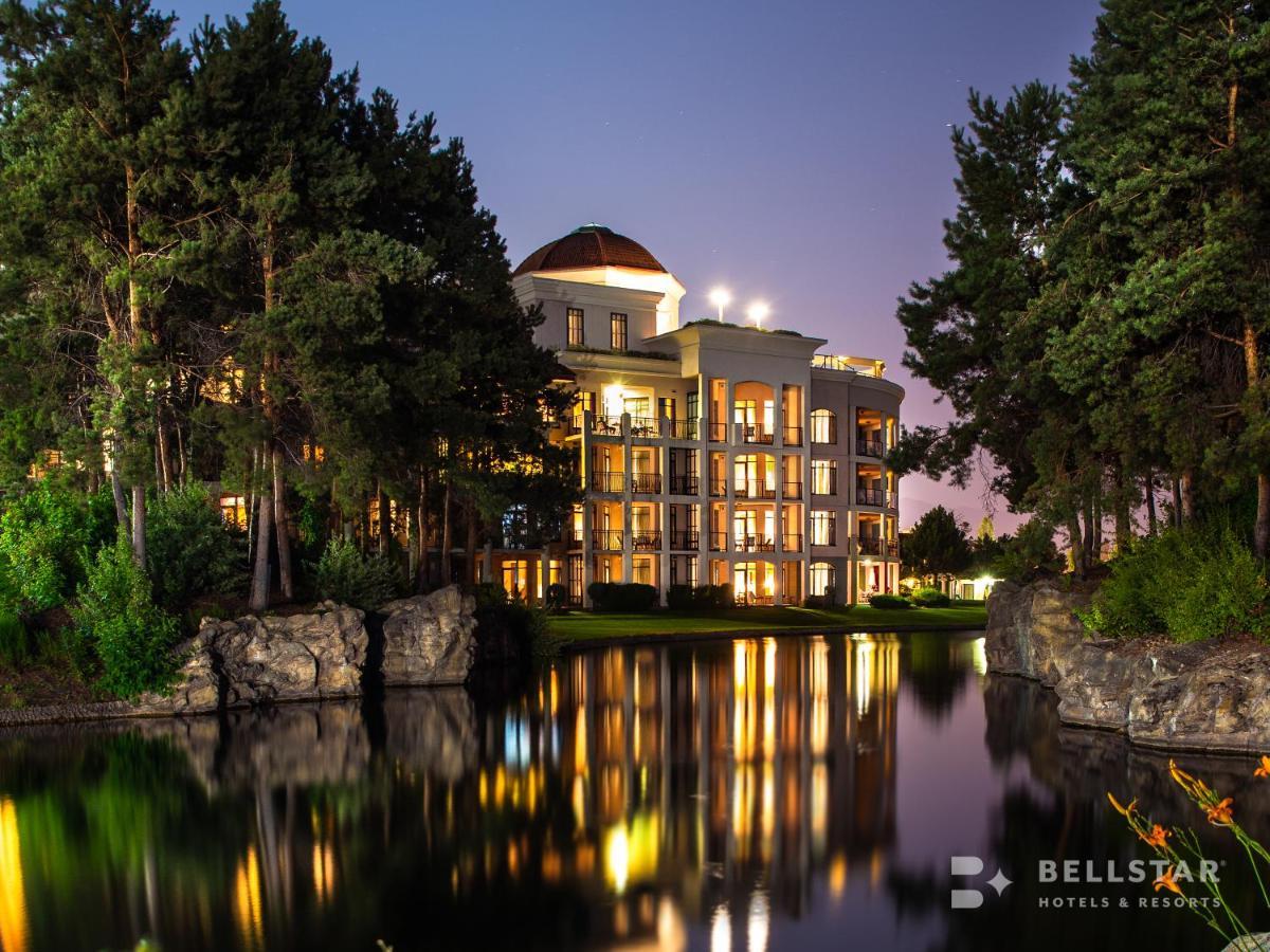 The Royal Kelowna - Bellstar Hotels & Resorts Eksteriør billede