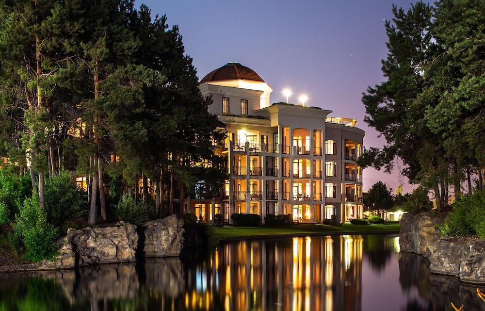 The Royal Kelowna - Bellstar Hotels & Resorts Eksteriør billede