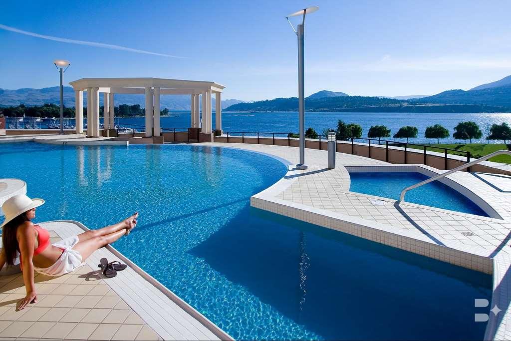 The Royal Kelowna - Bellstar Hotels & Resorts Eksteriør billede